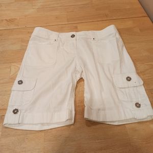 White House Black Market white Bermuda Shorts with Button Cuff girls Size 0